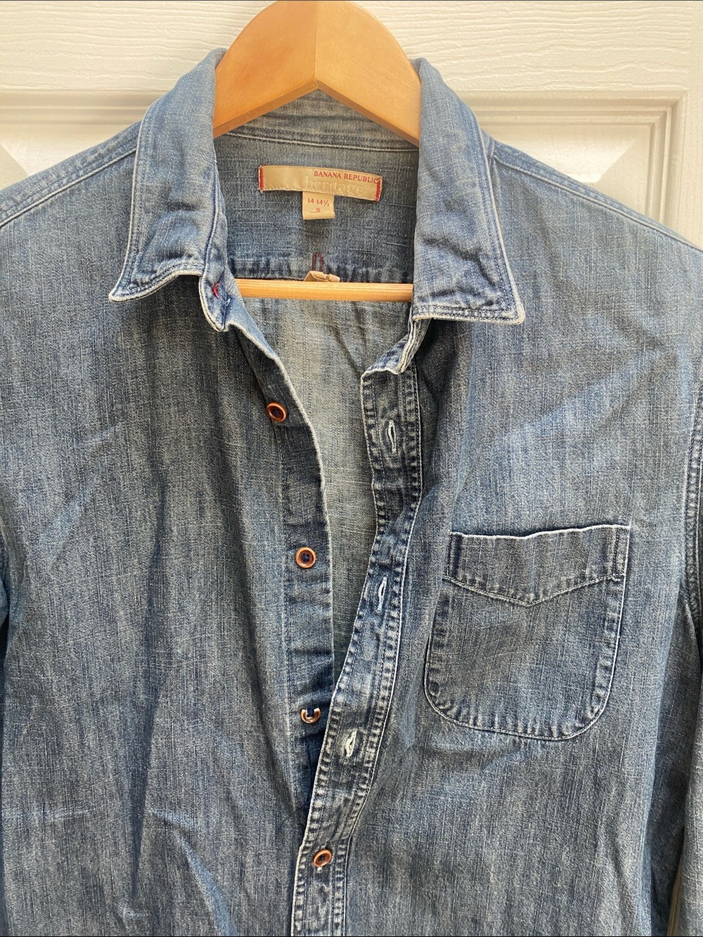 Banana Republic Blue Denim Button-Down Shirt, Universal